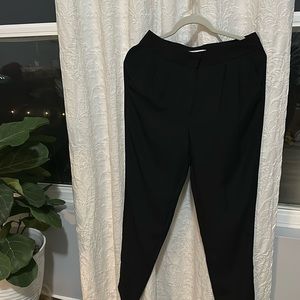 Women BCBG Black ankle pants, very stylish, great condition